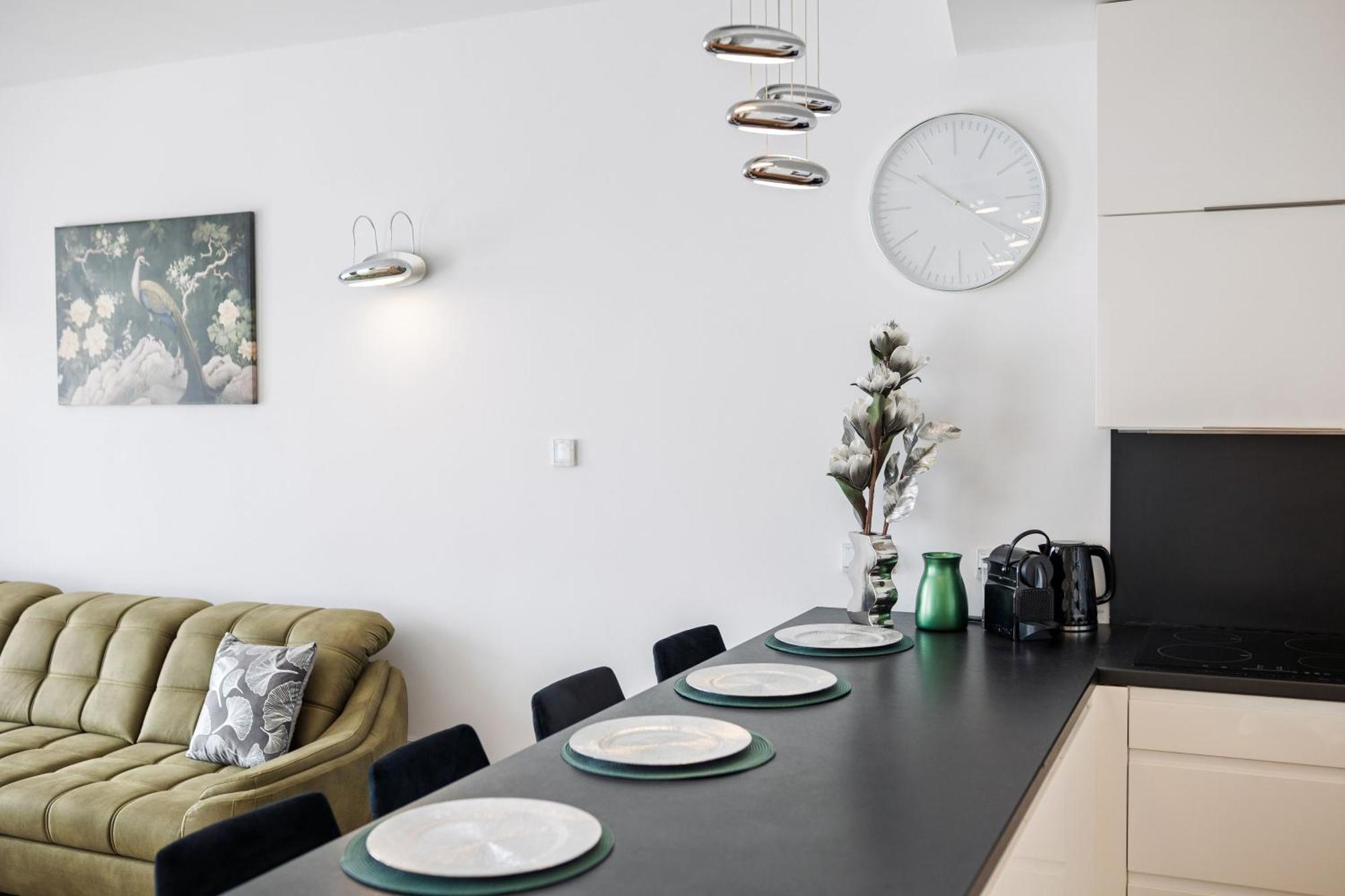 About Art - Ovo Apartament